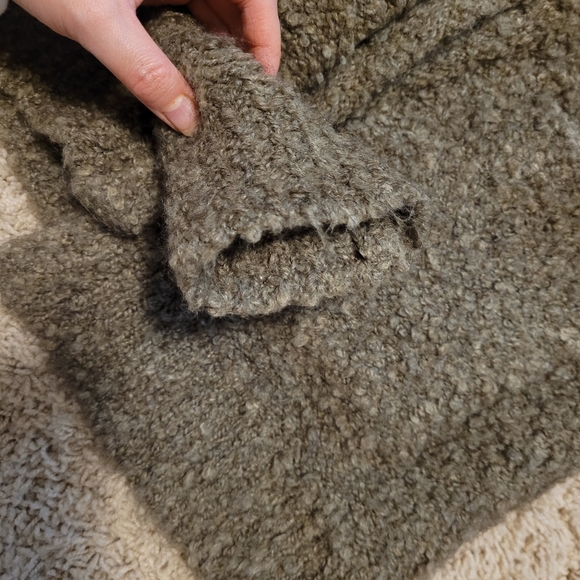 wilfred sweater - Picture 6 of 9